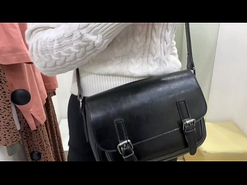 ❤️ Masturbació pública de la jove gossa FeralBerry amb un consolador al provador ☑ Vídeo de sexe a nosaltres ca.sexvideosex.top ﹏