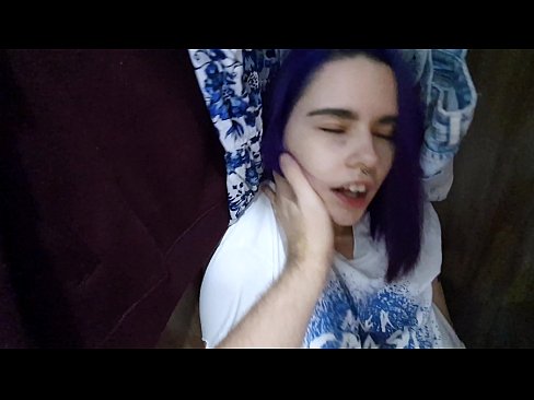 ❤️ Vaig trobar la meva germana a l'armari i la vaig ajudar a correr-se ☑ Vídeo de sexe a nosaltres ca.sexvideosex.top ﹏